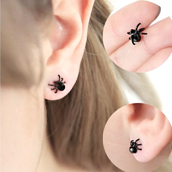 Jewelry - 🕷 Black Gemstone Spider Stud Earrings